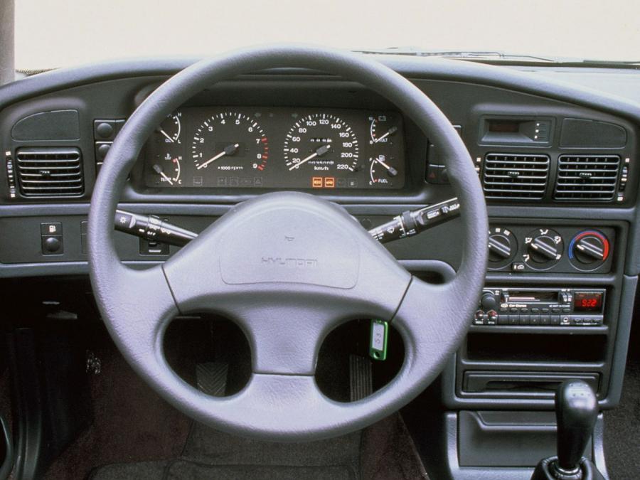  Hyundai Sonata 1988 года  (фото 8 из 10)